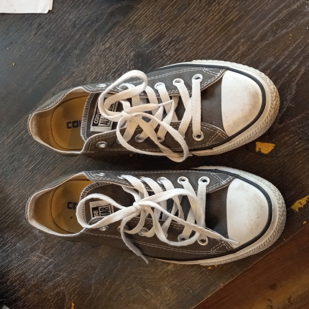 Grey converse